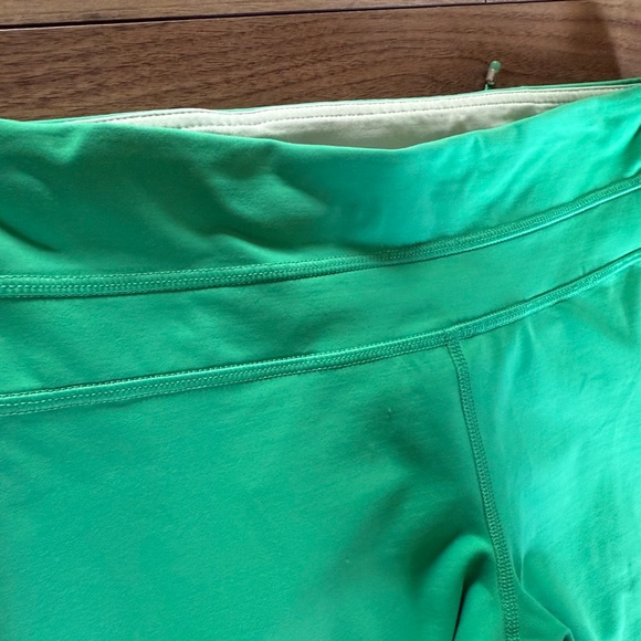 Lululemon Run: Inspire Crop II | Very Green / Fresh Teal | Size 4 - Picture 8 of 10